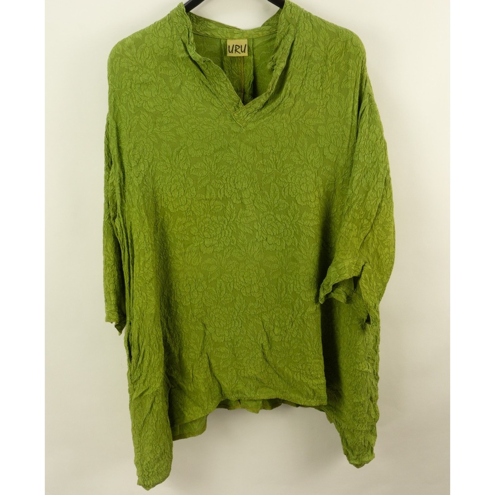 URU Silk Crinkle Floral Jacquard Curved Hem V-Neck Lagenlook Tunic Size 3 Green
